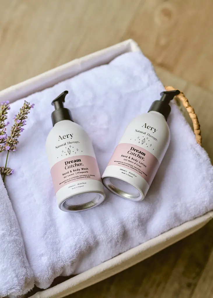 AE0363_Aery_Aromatherapy_DreamCatcherHandBodyDuo_LS_02_LO.webp